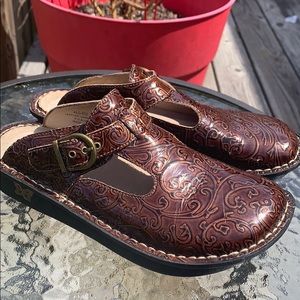 Alegria Clog Brown